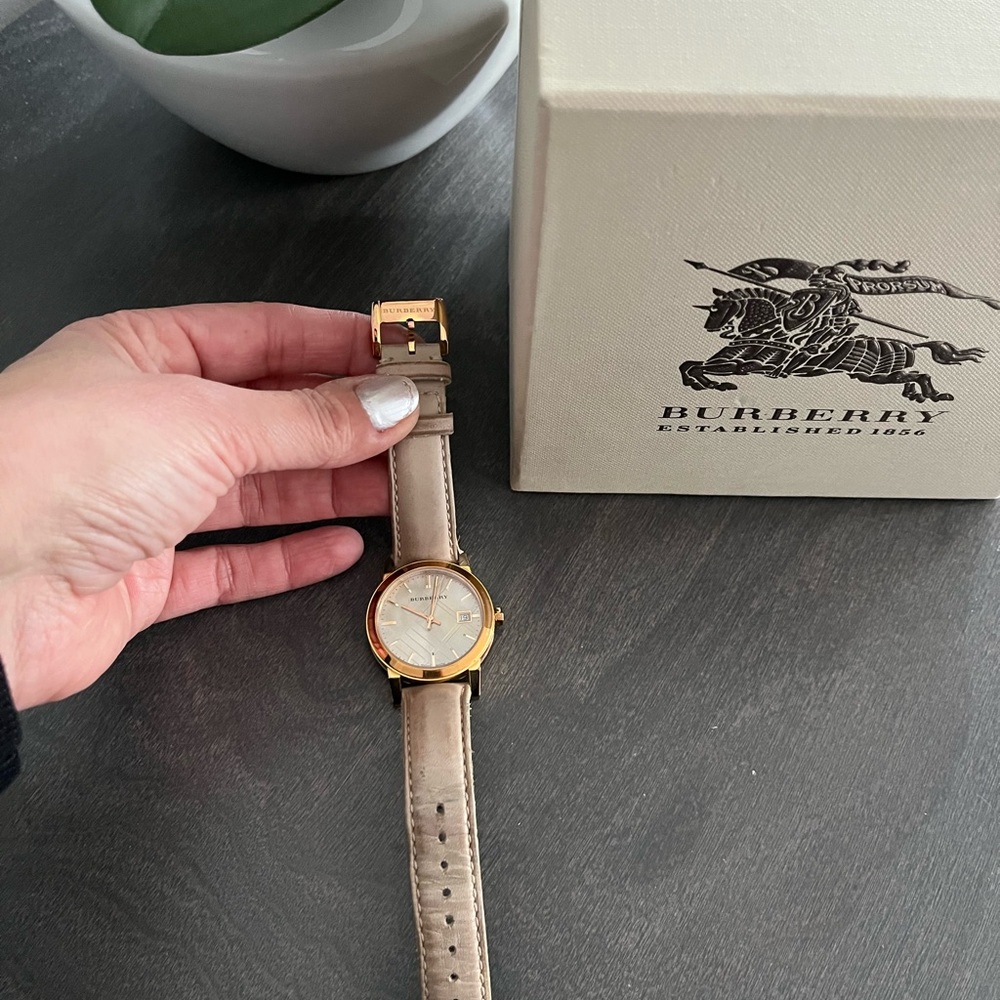 Burberry rose gold leather strap watch